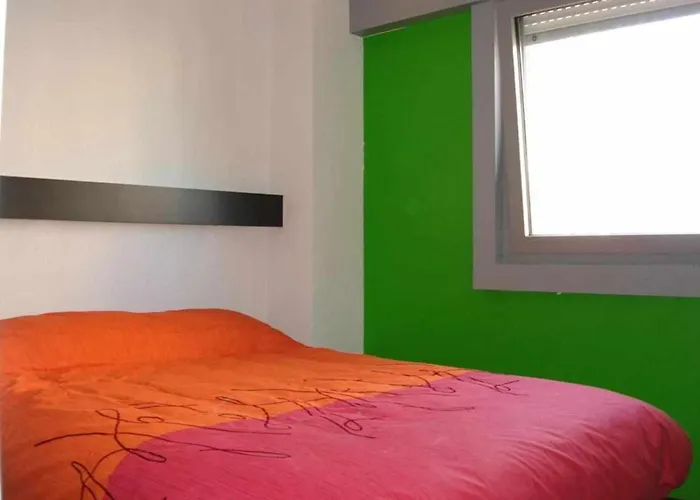 4e Mar2 2 Apartment *